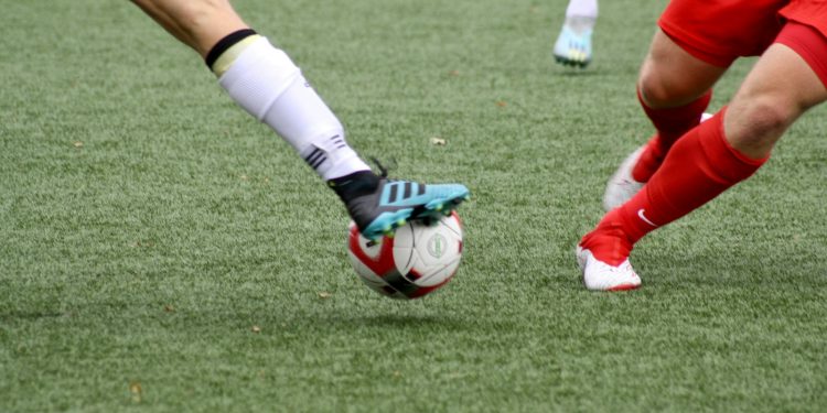 Football Betting Vs Playing At Online Casinos