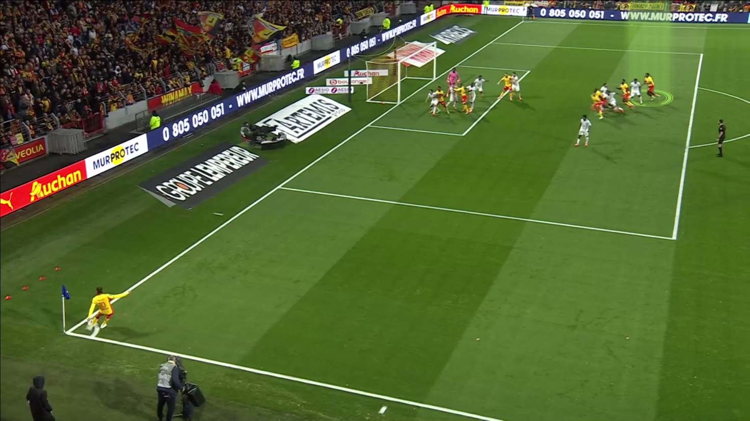 lens-tactics-in-attacking-corners-set-piece-analysis-tactics