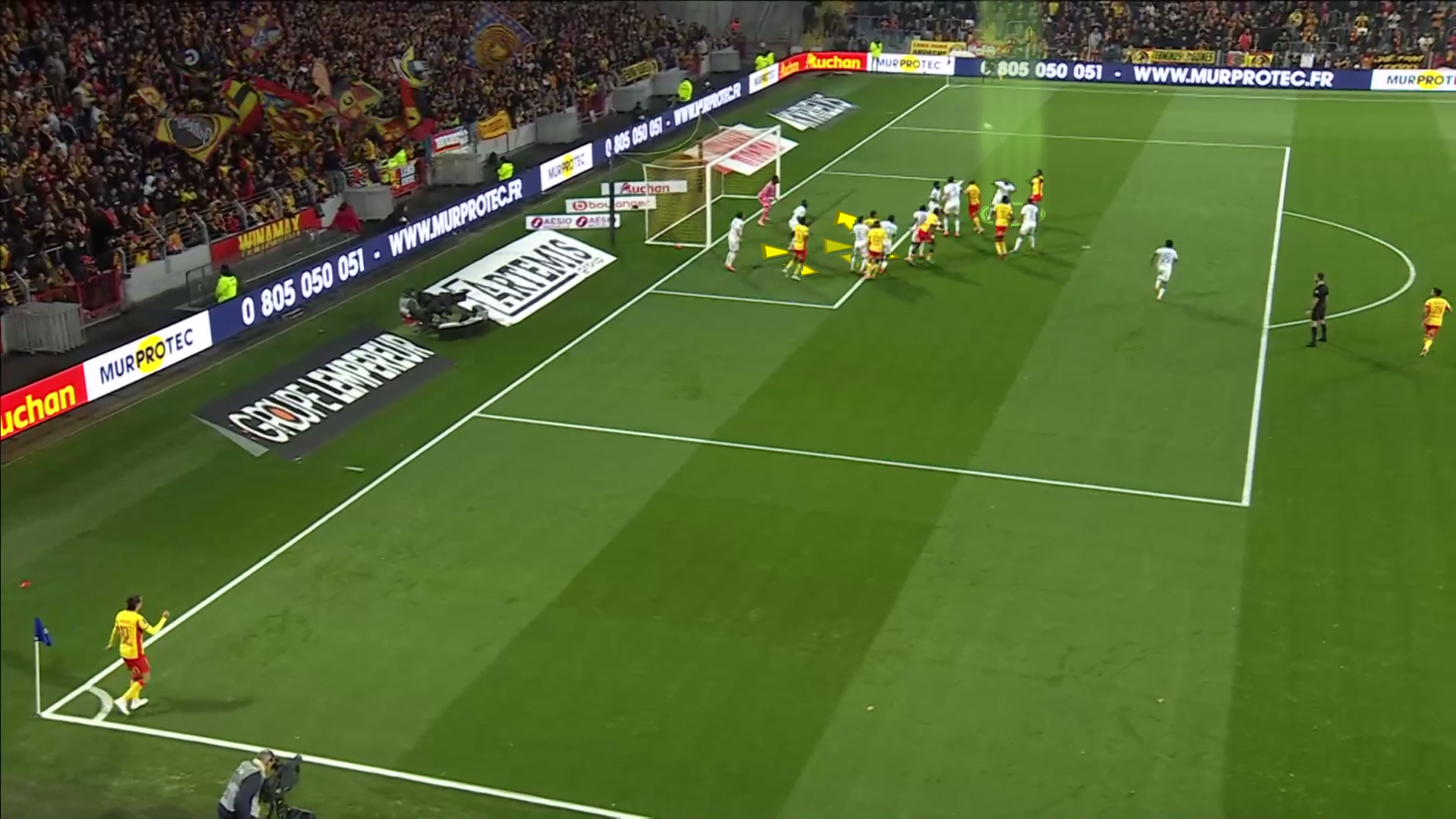 lens-tactics-in-attacking-corners-set-piece-analysis-tactics