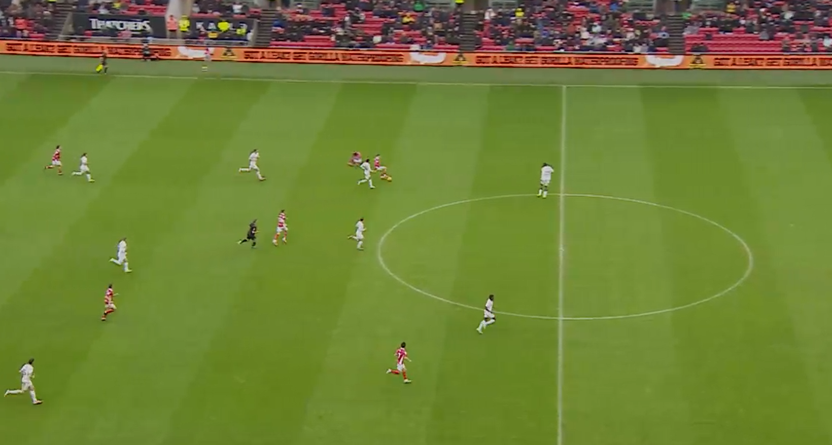 Anis Mehmeti Dribbling